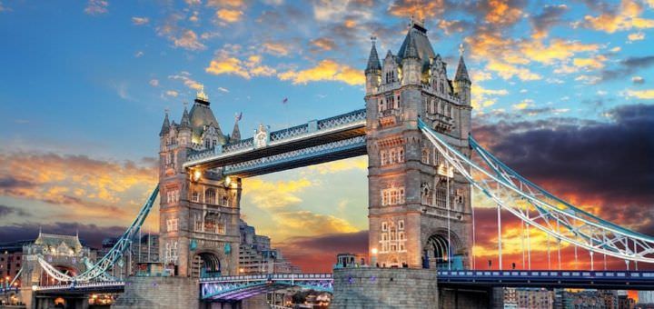 Il Tower Bridge di sera