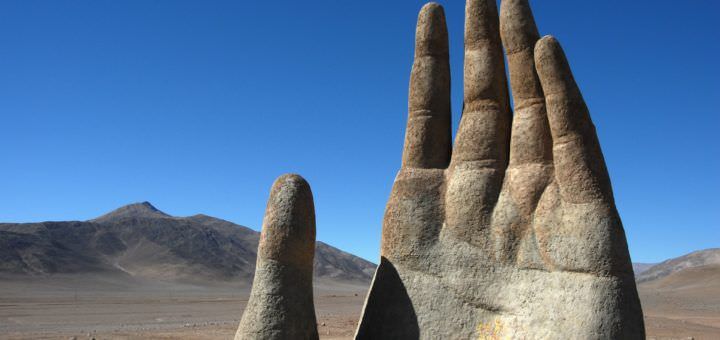 Famosa scultura nel deserto di Atacama