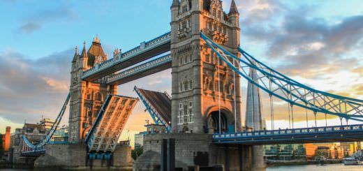 Tower Bridge aperto