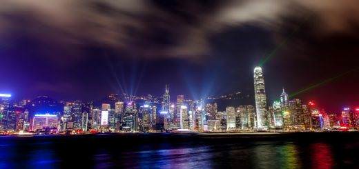 Veduta di Hong Kong di notte
