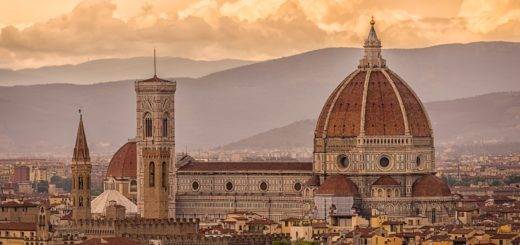 Cattedrale di Santa Maria del Fiore in piazza del Duomo