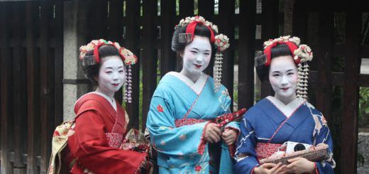 Ragazze vestite da Geisha