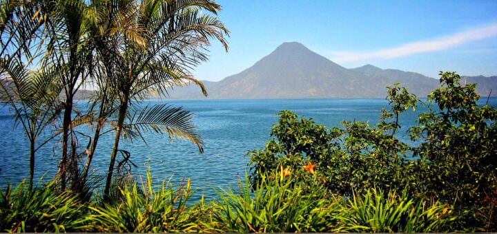 Il lago di Atitlan in Guatemala
