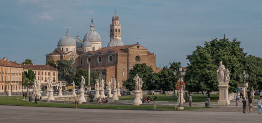 Prato della Valle e Chiesa di Santa Giustina