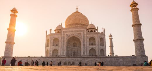 Il famoso tempio Taj-Mahal
